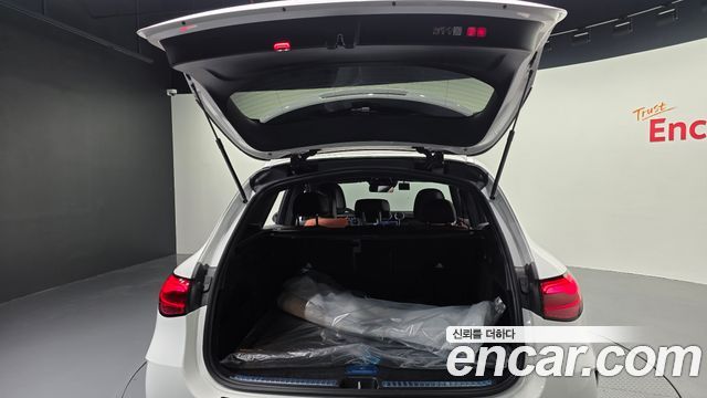 Mercedes-Benz GLC-Class GLC300 4MATIC AMG Line