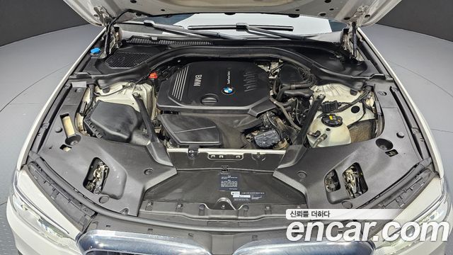 BMW 5-Series 520d xDrive M Sport Package