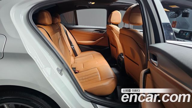 BMW 5-Series 520d xDrive M Sport Package