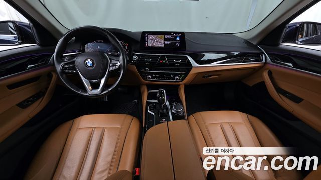 BMW 5-Series 520i Luxury