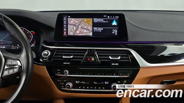 BMW 5-Series 520i Luxury
