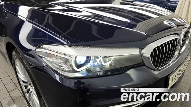 BMW 5-Series 520i Luxury