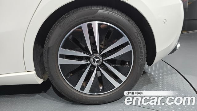 Mercedes-Benz A-Class A220 Hatchback