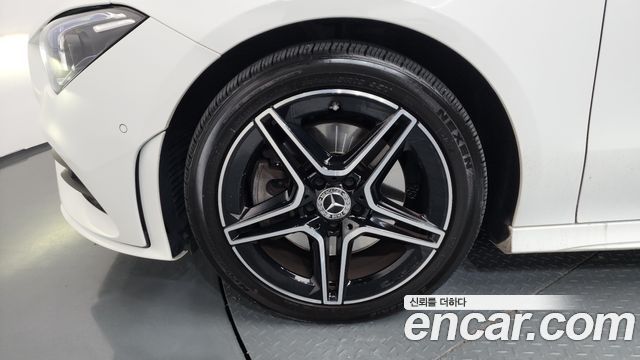 Mercedes-Benz CLA-Class CLA250 4MATIC