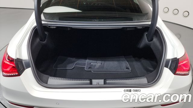 Mercedes-Benz CLA-Class CLA250 4MATIC