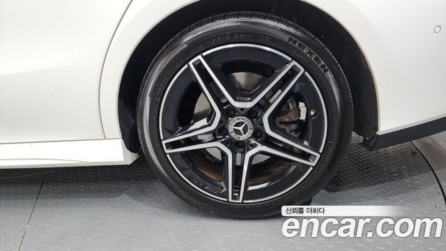 Mercedes-Benz CLA-Class CLA250 4MATIC