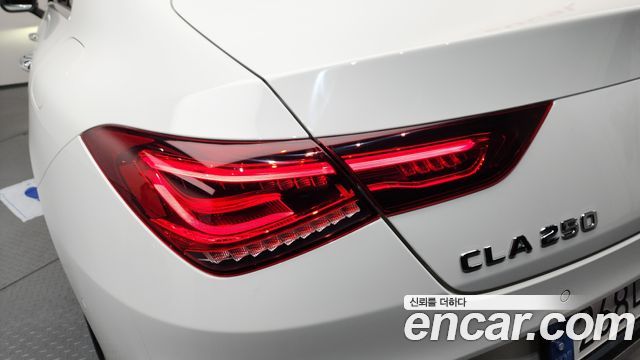 Mercedes-Benz CLA-Class CLA250 4MATIC
