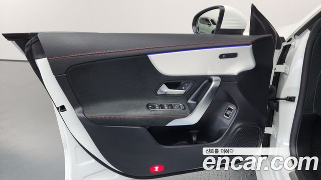 Mercedes-Benz CLA-Class CLA250 4MATIC