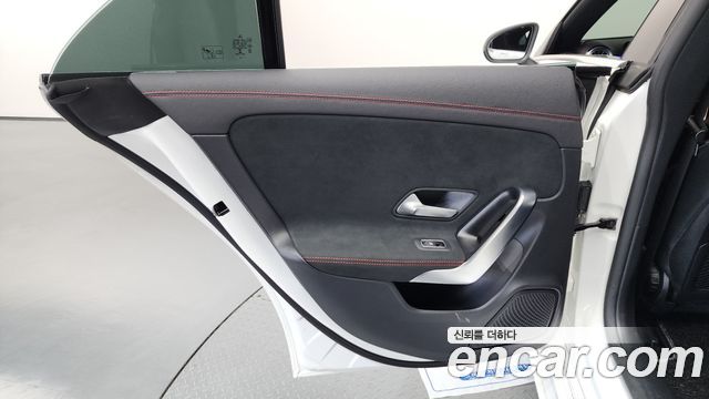 Mercedes-Benz CLA-Class CLA250 4MATIC