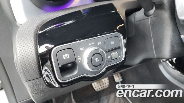 Mercedes-Benz CLA-Class CLA250 4MATIC