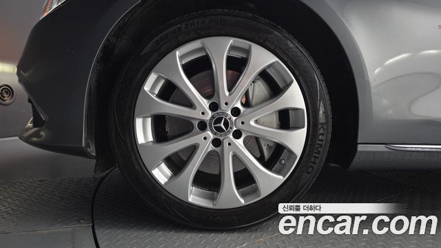 Mercedes-Benz E-Class E300 Exclusive