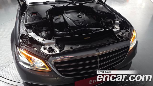 Mercedes-Benz E-Class E300 Exclusive