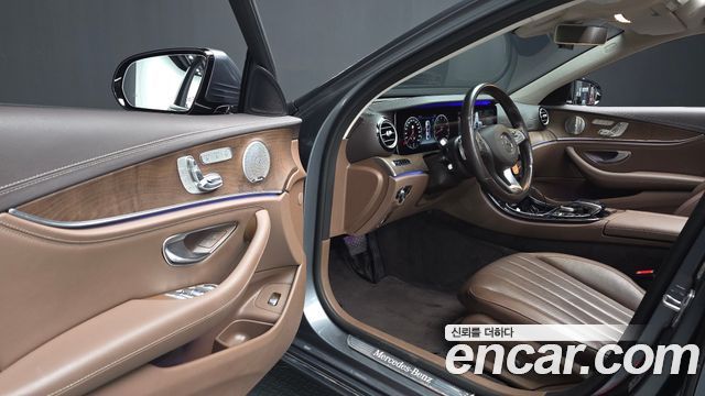 Mercedes-Benz E-Class E300 Exclusive