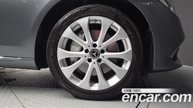 Mercedes-Benz E-Class E300 Exclusive