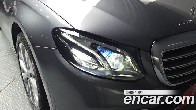 Mercedes-Benz E-Class E300 Exclusive
