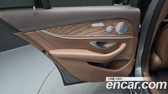 Mercedes-Benz E-Class E300 Exclusive