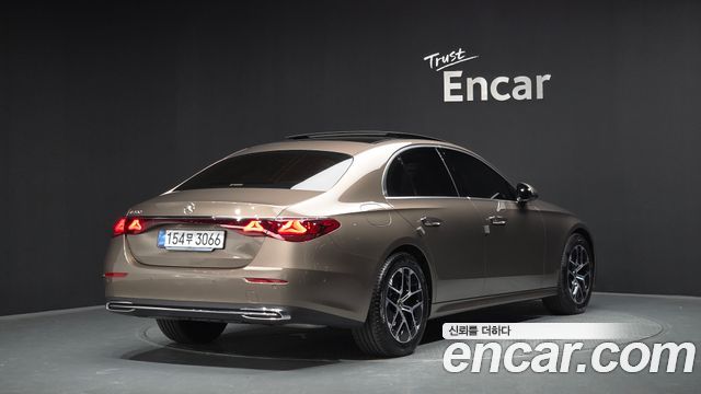 Mercedes-Benz E-Class E200 Avantgarde