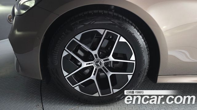 Mercedes-Benz E-Class E200 Avantgarde