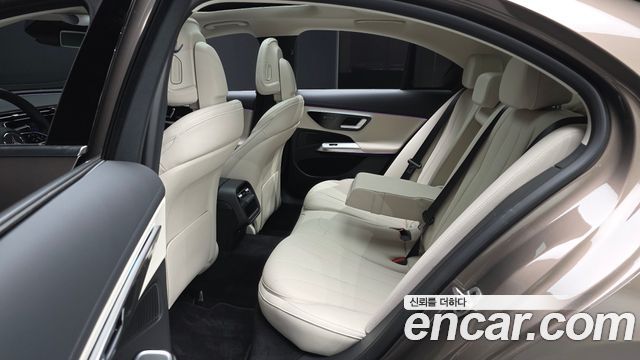 Mercedes-Benz E-Class E200 Avantgarde