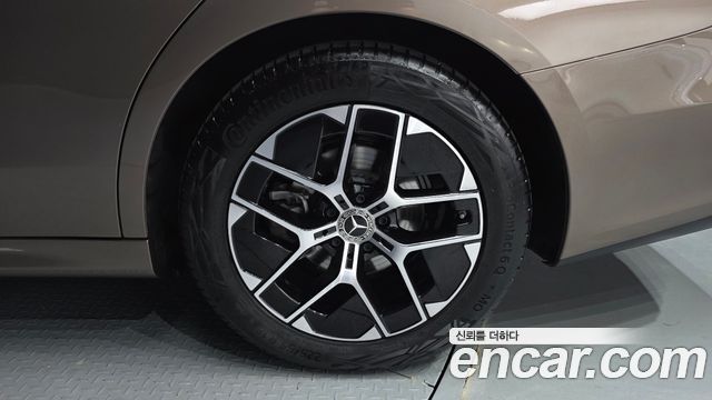 Mercedes-Benz E-Class E200 Avantgarde