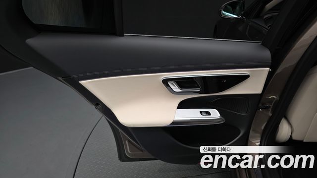 Mercedes-Benz E-Class E200 Avantgarde