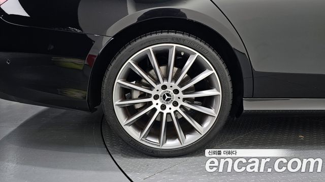 Mercedes-Benz E-Class E350 4MATIC AMG Line