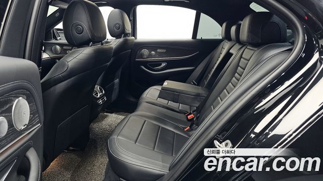 Mercedes-Benz E-Class E350 4MATIC AMG Line