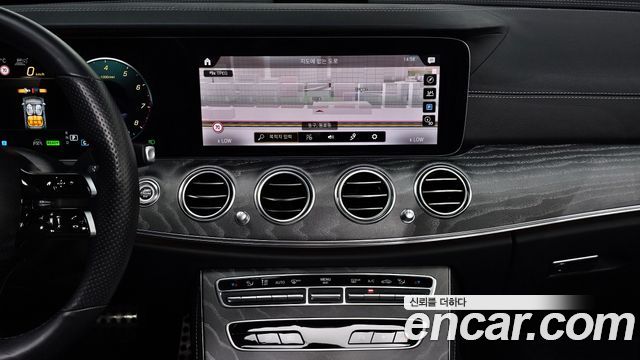 Mercedes-Benz E-Class E350 4MATIC AMG Line
