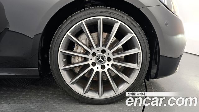 Mercedes-Benz E-Class E350 4MATIC AMG Line