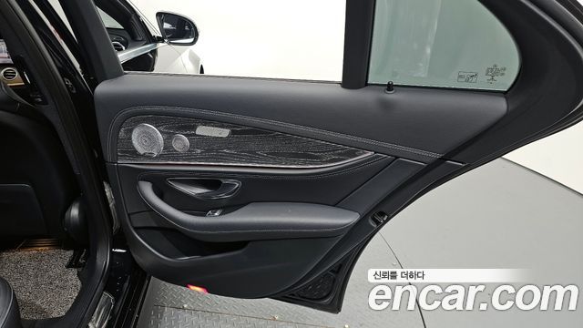Mercedes-Benz E-Class E350 4MATIC AMG Line