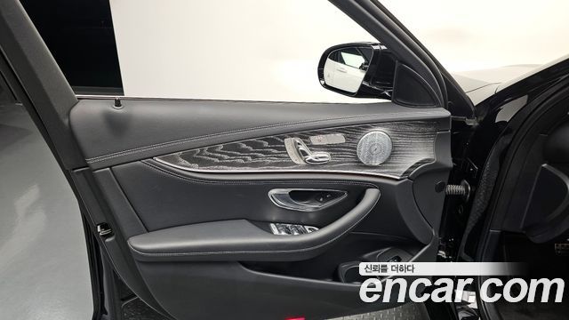 Mercedes-Benz E-Class E350 4MATIC AMG Line