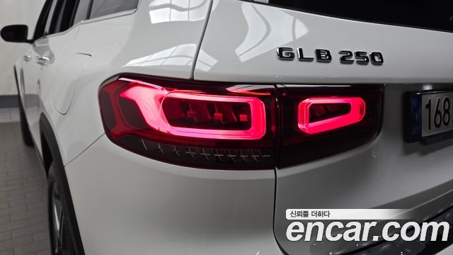 Mercedes-Benz GLB-Class GLB250 4MATIC