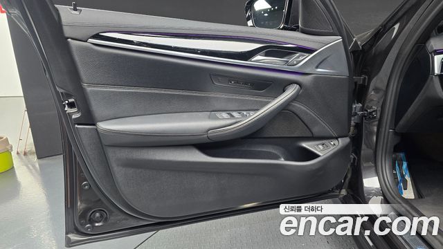 BMW 5-Series 530e M Sport