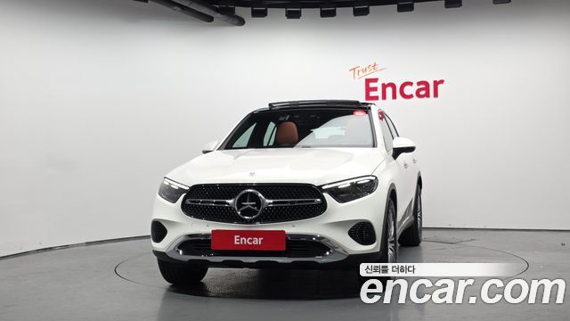 Mercedes-Benz GLC-Class GLC300 4MATIC Avnatgarde Coupe