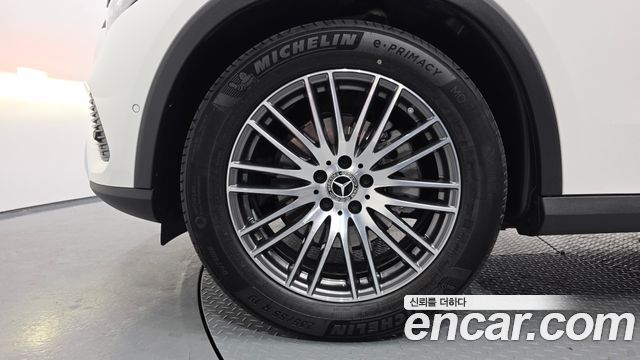 Mercedes-Benz GLC-Class GLC300 4MATIC Avnatgarde Coupe