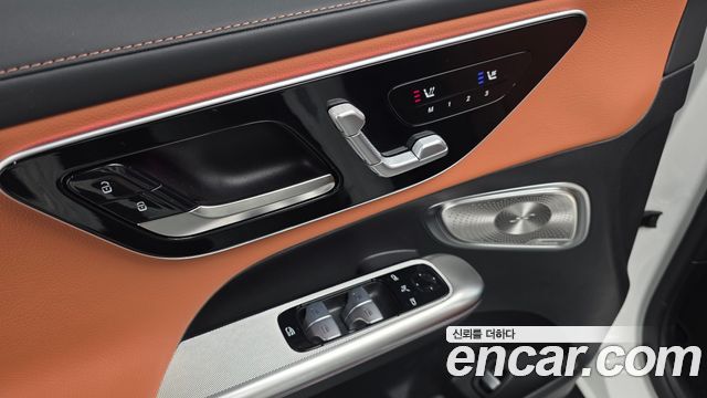 Mercedes-Benz GLC-Class GLC300 4MATIC Avnatgarde Coupe