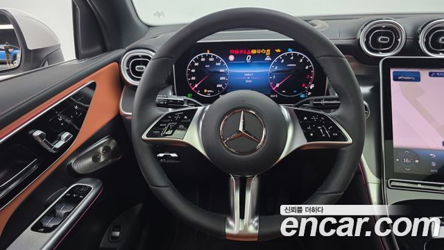 Mercedes-Benz GLC-Class GLC300 4MATIC Avnatgarde Coupe