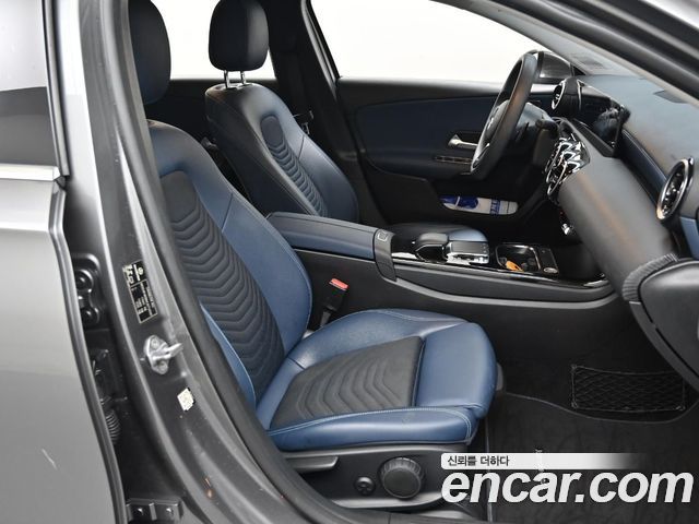 Mercedes-Benz A-Class A220 Hatchback