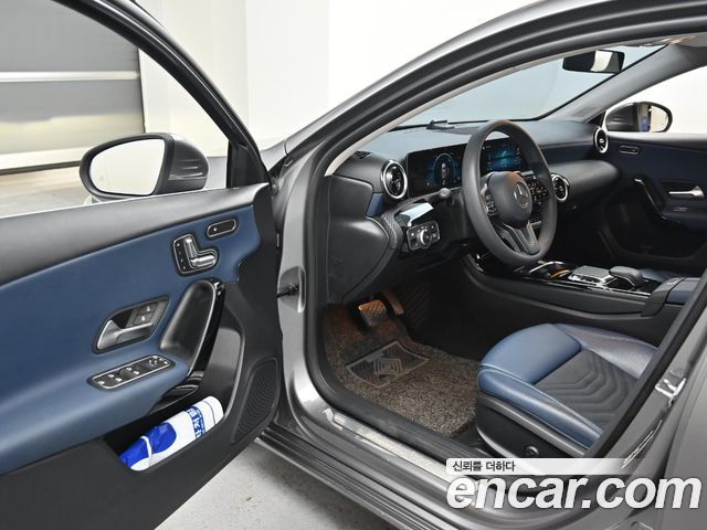 Mercedes-Benz A-Class A220 Hatchback