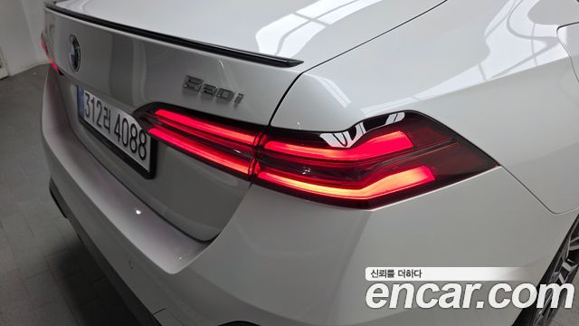 BMW 5-Series 520i Special Edition