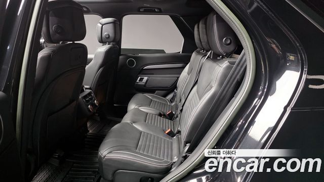 Land Rover Discovery P360 R-Dynamic SE