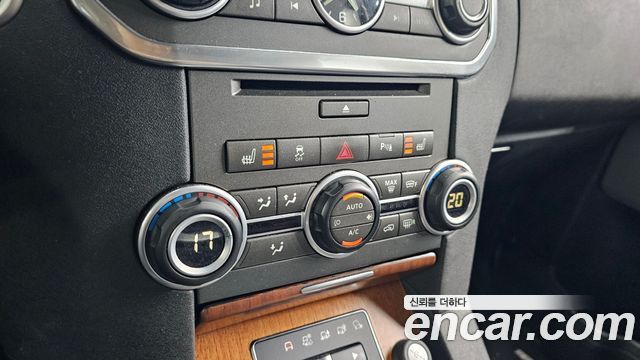 Land Rover Discovery 3.0 SDV6 SE