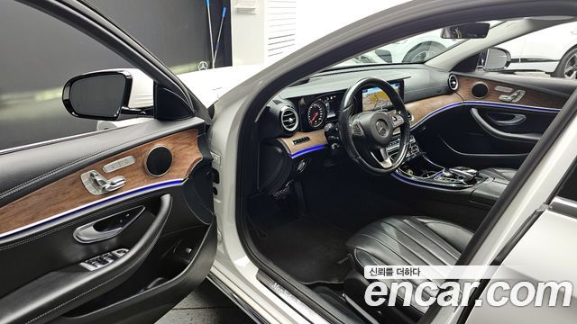 Mercedes-Benz E-Class E220d Exclusive