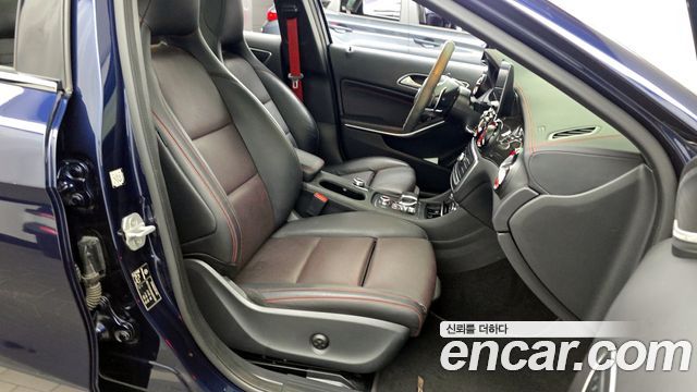 Mercedes-Benz GLA-Class GLA45 AMG 4MATIC