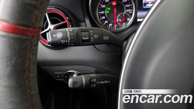 Mercedes-Benz GLA-Class GLA45 AMG 4MATIC