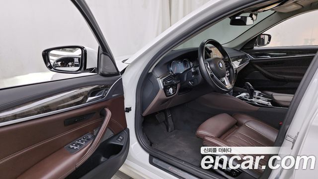 BMW 5-Series 530d Luxury Plus