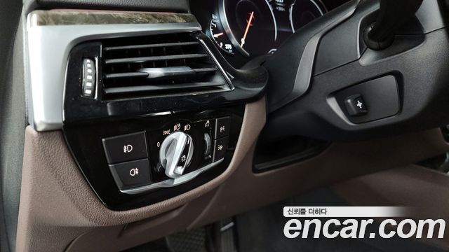 BMW 5-Series 530d Luxury Plus