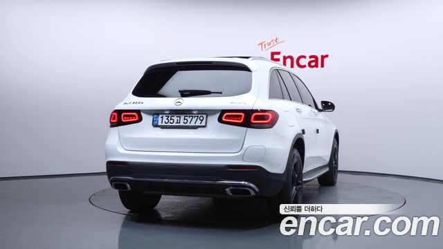 Mercedes-Benz GLC-Class GLC300e 4MATIC