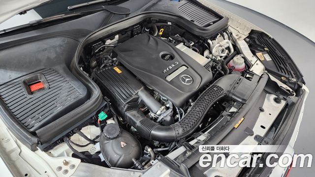 Mercedes-Benz GLC-Class GLC300e 4MATIC