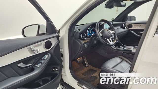 Mercedes-Benz GLC-Class GLC300e 4MATIC